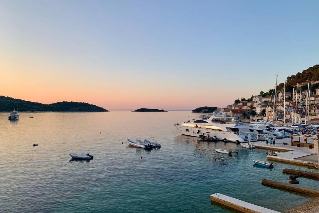 Seafront Apartment Duo Βις Εξωτερικό φωτογραφία