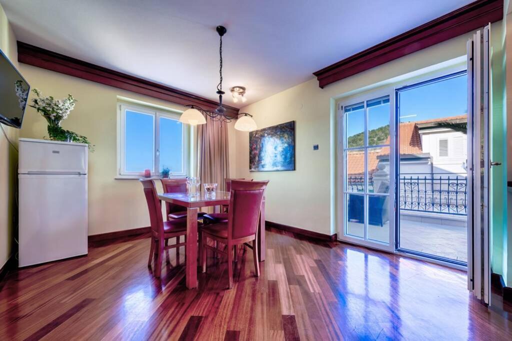 Seafront Apartment Duo Βις Εξωτερικό φωτογραφία